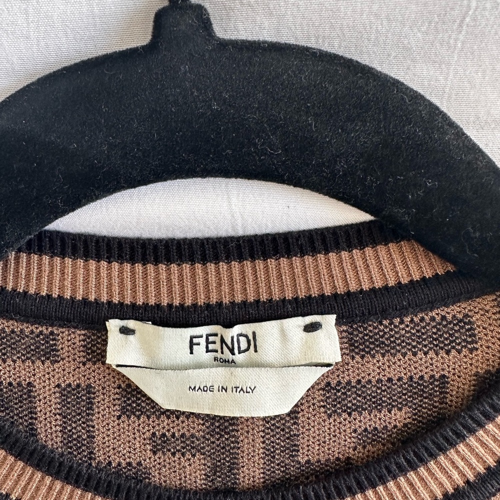 Fendi Black and Tan Logo Sweater size 38 IT or M - Picture 2 of 6